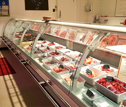 Bei uns finden Sie auch täglich frisches Fleisch für Ihren Liebling Fleischerei für Hunde