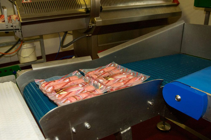 vakuumverpackt so kommt das Futter in die Tiefkühlzelle